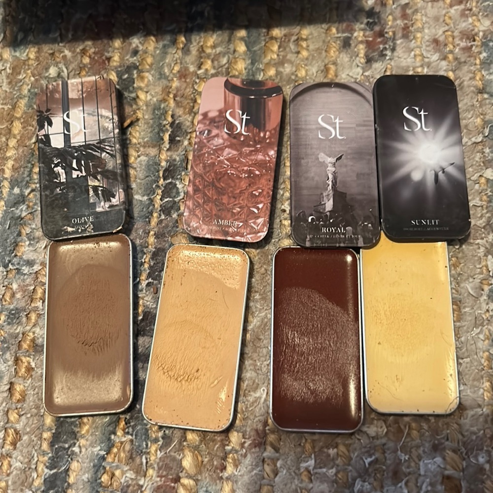 Saint makeup set